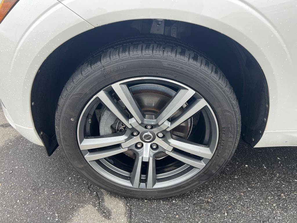 Used 2020 Volvo XC60 T6 Momentum w/ Protection Package Premier AWD/4WD image 9