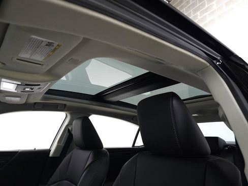 Certified 2025 Lexus ES 350 w/ Premium Package image 16