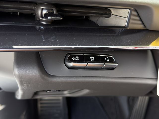 New 2026 Chevrolet Corvette Stingray Premium Conv w/ Stealth Interior Trim Package RWD image 16