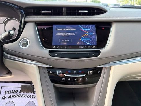 Used 2025 Cadillac XT5 Premium Luxury AWD/4WD image 17