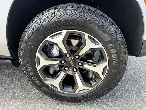 Used 2025 GMC Yukon XL AT4 Ultimate AWD/4WD image 14