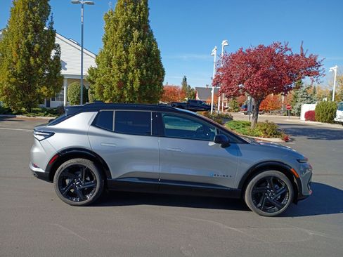 New 2026 Chevrolet Equinox EV RS image 10