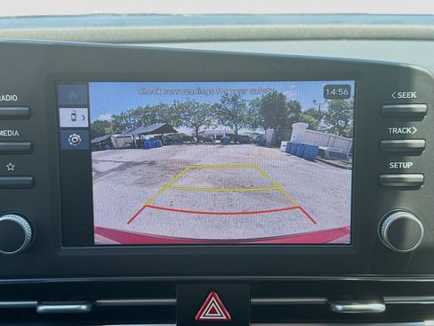 Used 2025 Hyundai Elantra SE FWD image 11