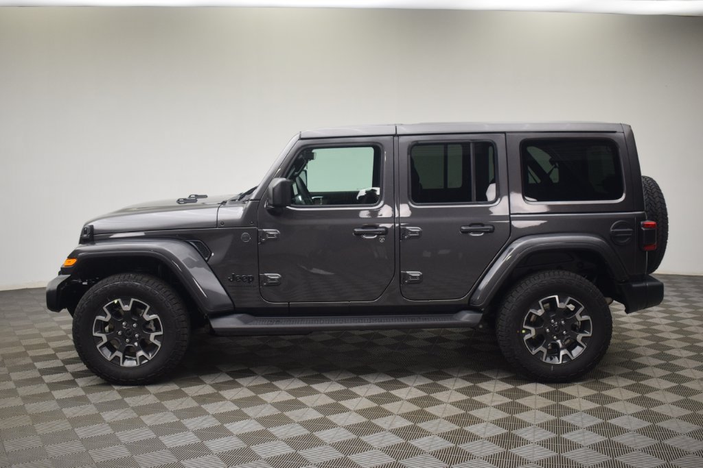 New 2026 Jeep Wrangler Unlimited Sahara AWD/4WD image 13