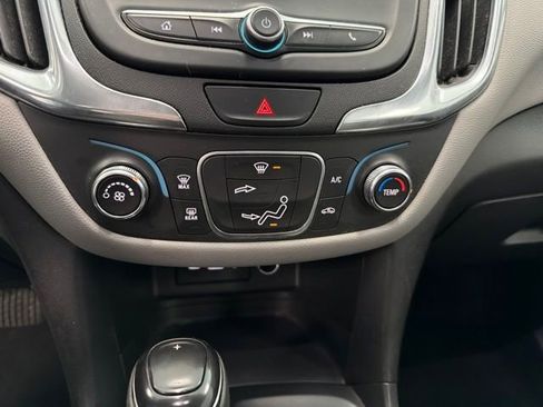 Used 2020 Chevrolet Equinox LS FWD image 17