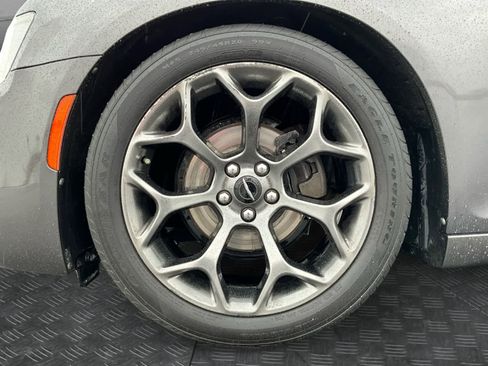 Used 2016 Chrysler 300 S image 10