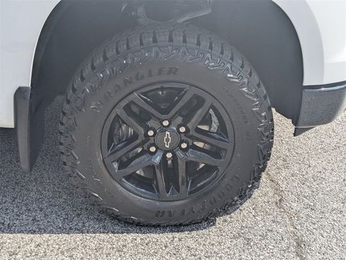 Certified 2025 Chevrolet Silverado 1500 Custom Trail Boss w/ LPO, Dark Essentials Package image 11