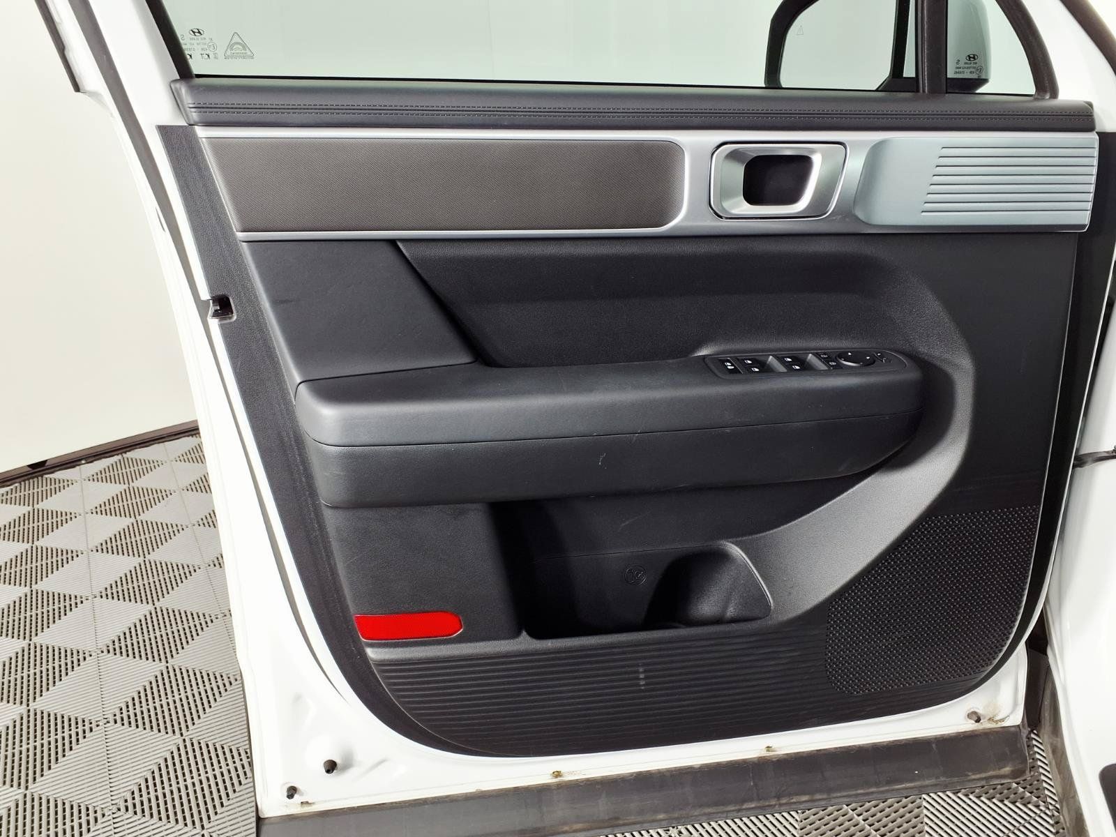 Certified 2025 Hyundai Santa Fe SE AWD/4WD image 17