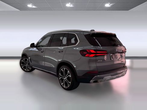Used 2024 BMW X5 sDrive40i w/ Parking Assistance Package RWD image 3
