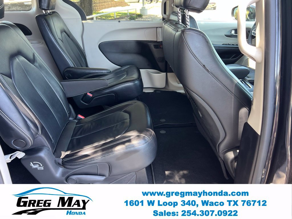 Used 2022 Chrysler Pacifica Touring-L FWD image 14