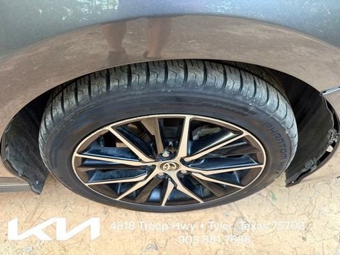 Used 2021 Toyota Camry SE FWD image 12