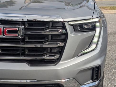 Certified 2025 GMC Acadia Elevation image 9