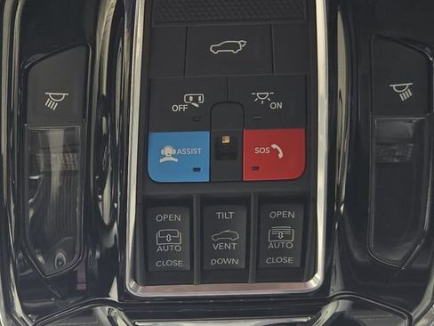 Used 2023 Jeep Grand Cherokee L Overland w/ Advanced Protech Group III image 25