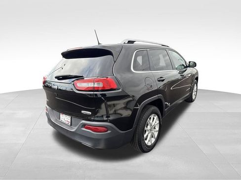 Used 2017 Jeep Cherokee Latitude AWD/4WD image 3