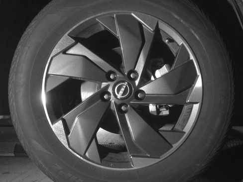 Used 2025 Nissan Rogue SV AWD/4WD image 13