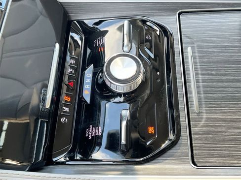 Used 2023 Jeep Wagoneer Series III w/ Preferred Equipment Group image 32