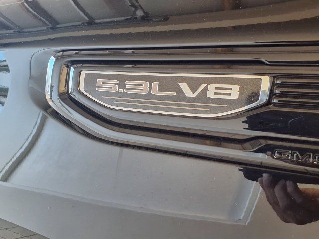 Used 2025 GMC Sierra 1500 Elevation w/ Preferred Package AWD/4WD image 6
