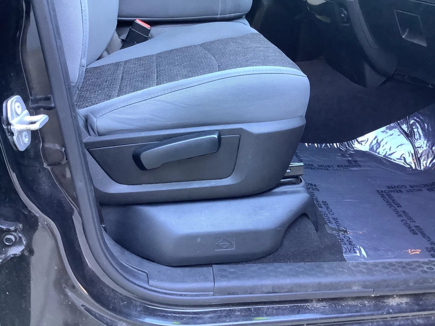 Used 2019 RAM 1500 Classic SLT w/ Luxury Group AWD/4WD image 13