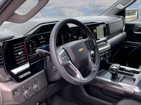 Used 2026 Chevrolet Silverado 1500 LTZ w/ LTZ Premium Package AWD/4WD image 18