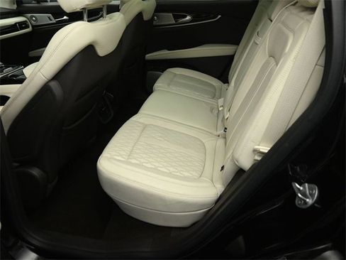 Certified 2022 Lincoln Nautilus Black Label w/ Class II Trailer Tow Package image 22