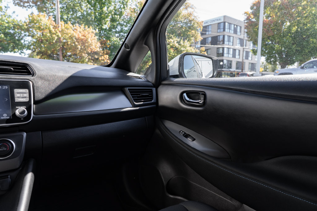 Used 2025 Nissan Leaf S FWD image 10