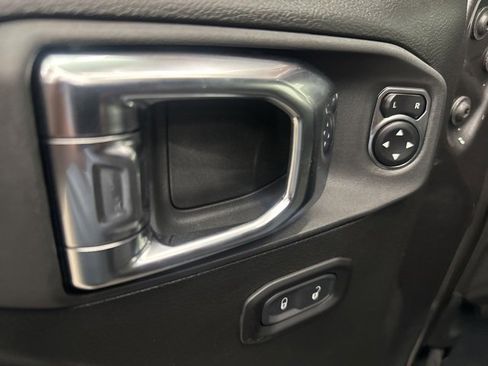 Used 2025 Jeep Gladiator Willys image 17