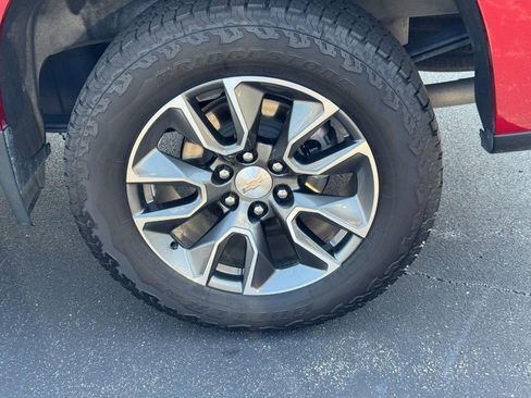 Used 2024 Chevrolet Silverado 1500 LT AWD/4WD image 7