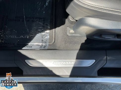 Used 2018 Land Rover Range Rover Velar R-Dynamic SE AWD/4WD image 15