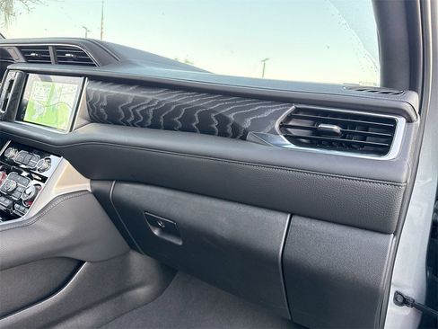 Used 2023 GMC Yukon XL Denali image 29