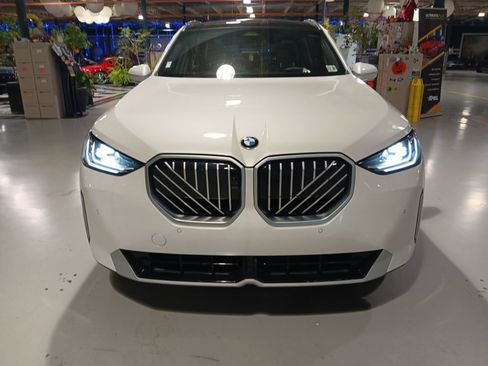 Used 2026 BMW X3 xDrive30i w/ Premium Package AWD/4WD image 3