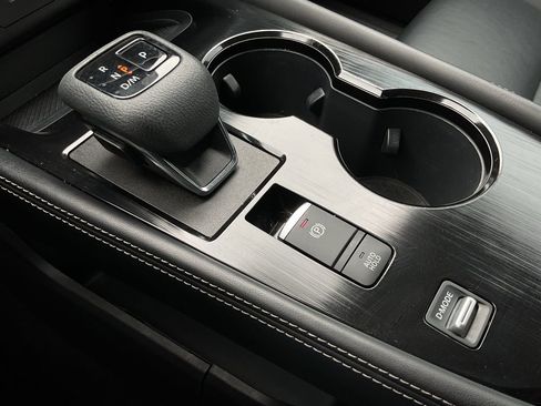 Used 2023 Nissan Rogue SL w/ SL Premium Package image 37