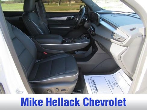 Used 2025 Buick Enclave Preferred image 16