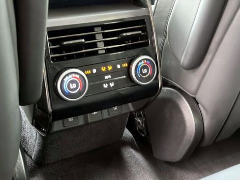 Used 2024 Land Rover Range Rover Sport SE image 13