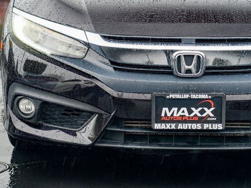 Used 2017 Honda Civic Touring image 6