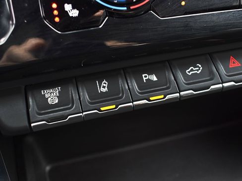 Used 2025 GMC Sierra 2500 Denali image 24