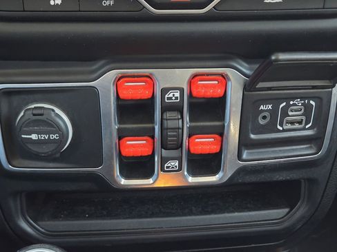 Used 2020 Jeep Gladiator Sport w/ Quick Order Package 24S image 23