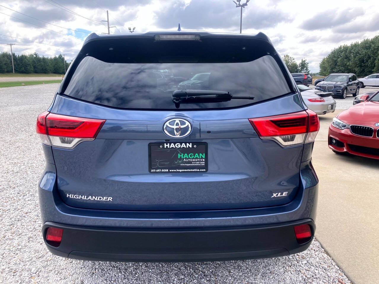 Used 2019 Toyota Highlander XLE FWD image 5