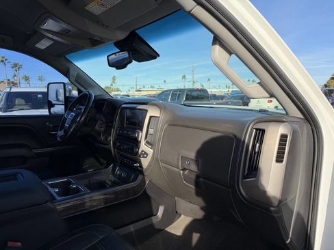 Used 2015 GMC Sierra 3500 Denali w/ Duramax Plus Package image 35