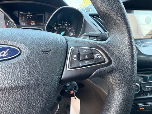 Used 2018 Ford Escape SE w/ SE Sync 3 Package FWD image 8
