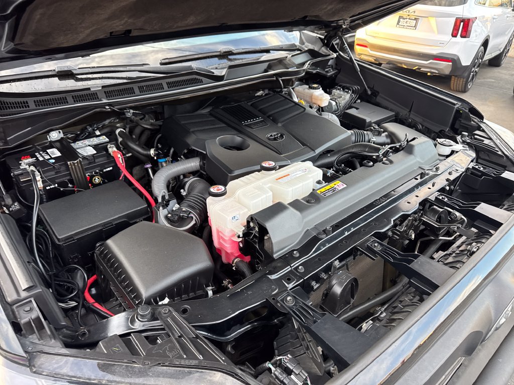 Used 2022 Toyota Tundra SR5 AWD/4WD image 38