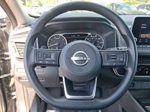 Used 2024 Nissan Rogue S image 11