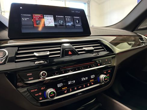 Used 2018 BMW M550i xDrive image 48