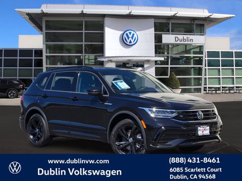 Certified 2023 Volkswagen Tiguan SE R-Line FWD image 1