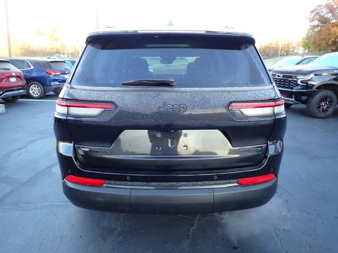 Used 2023 Jeep Grand Cherokee L Limited w/ Black Appearance Package image 4