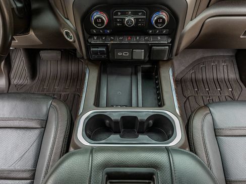Used 2021 GMC Sierra 2500 Denali w/ Denali Ultimate Package AWD/4WD image 27