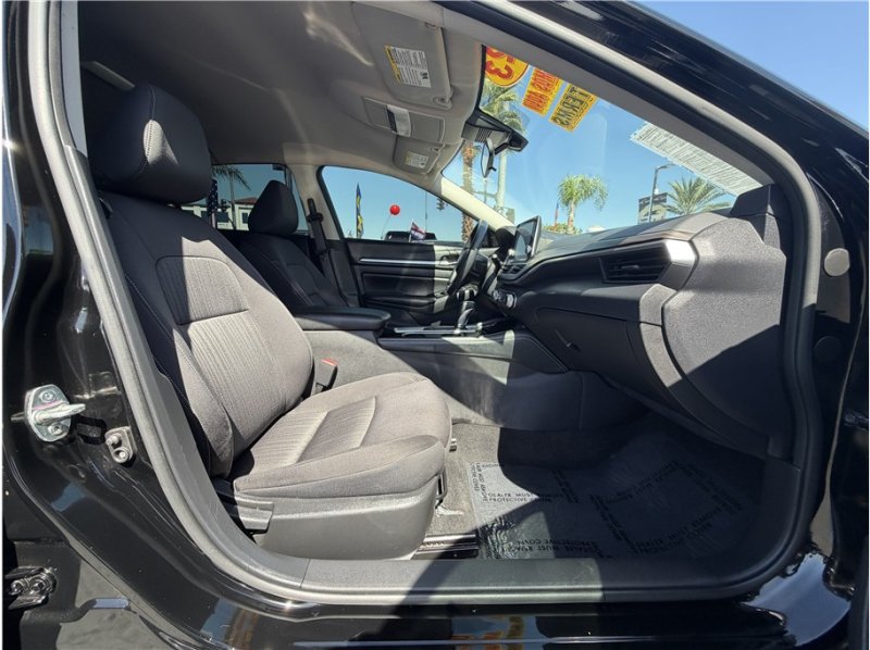 Used 2023 Nissan Altima 2.5 SV FWD image 26