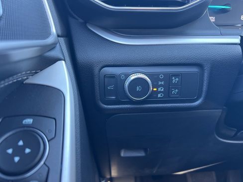 Used 2022 Ford Explorer XLT w/ Equipment Group 202A image 23