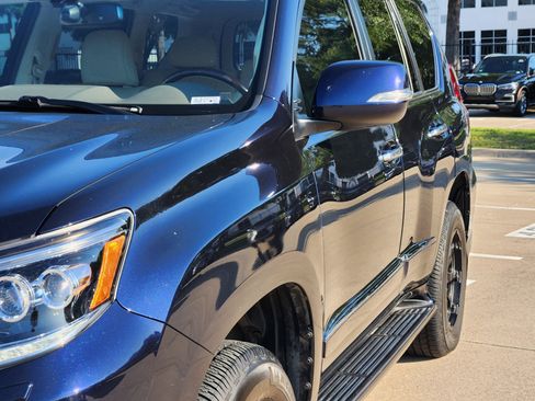 Used 2019 Lexus GX 460 Luxury AWD/4WD image 9