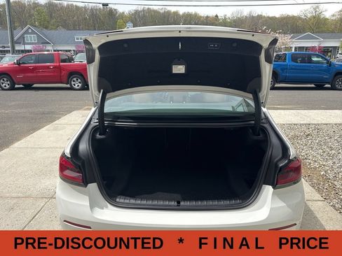 Used 2023 BMW 530i xDrive w/ Convenience Package AWD/4WD image 8