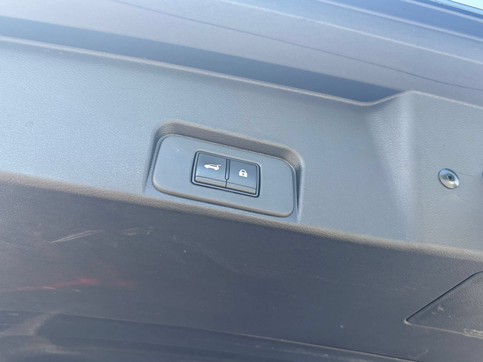Used 2025 Nissan Rogue SV AWD/4WD image 22